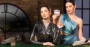 patihtoto 127 Casino Hold'em table lobby showing live dealers and stake options